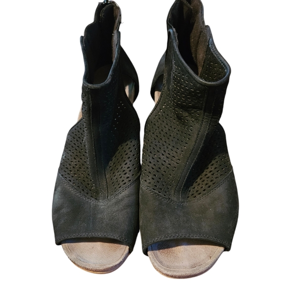 Earth Ivy Harvest Black Open Toe Cutout Bootie 10m - Picture 3 of 6